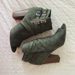 Guess Heeled Open Toe Booties